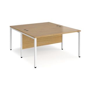 Maestro 25 bench straight desks 1600mm