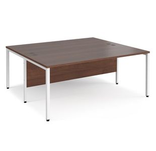 Maestro 25 bench straight desks 1600mm