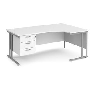 Maestro 25 cant rh erg desk 3 drawer ped