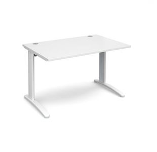 TR10 straight desk 800mm deep