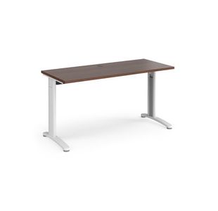 TR10 straight desk 600mm deep