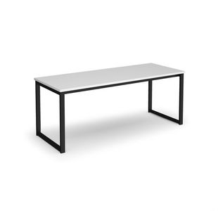 Otto dining table