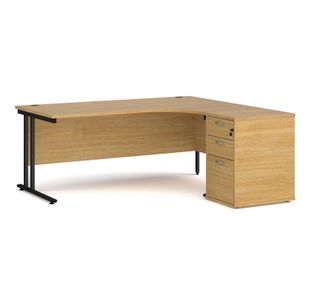 Maestro 25 right hand ergonomic desk 1800mm with black cantilever frame and desk high pedestal - oak