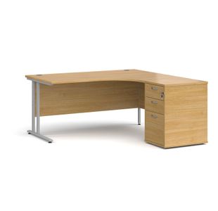 Maestro 25 right hand ergonomic desk 1600mm with silver cantilever frame and desk high pedestal - oak