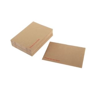 Q-Connect Envelope 238x163mm Board Back Peel and Seal 115gsm Manilla (125 Pack) KF3518