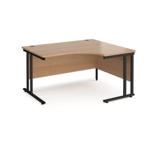 Maestro 25 right hand ergonomic desk 1400mm wide - black cantilever leg frame, beech top