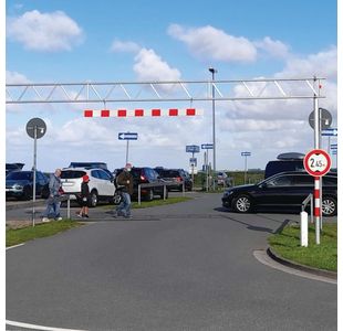Height Restriction Bar 2000 Red/Wht