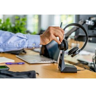 Poly Voyager 4320 Usb-A Wls Headset