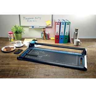 Avery A2 Precision Trimmer 640